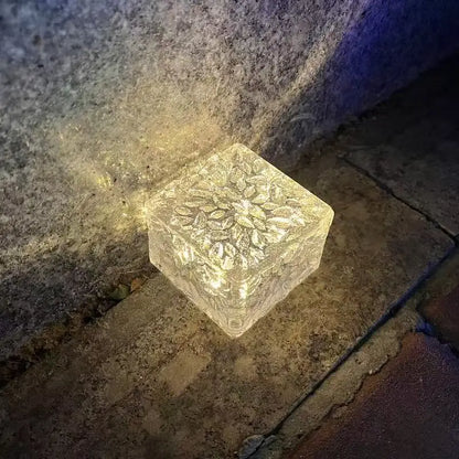 Lampe Solaire LED Cube Décoratif – Illuminez Votre Jardin avec Élégance