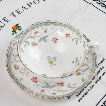 Set Tasse & Soucoupe Anglais Vintage – Élégance Intemporelle en Bone China