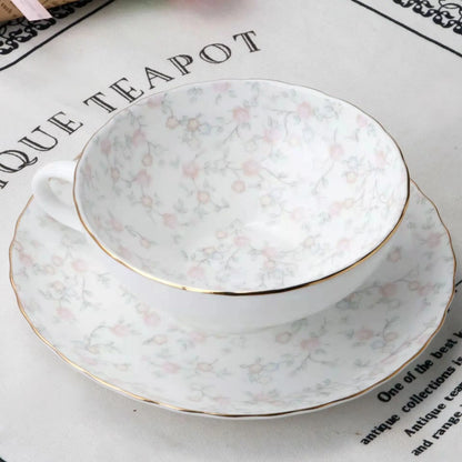 Set Tasse & Soucoupe Anglais Vintage – Élégance Intemporelle en Bone China