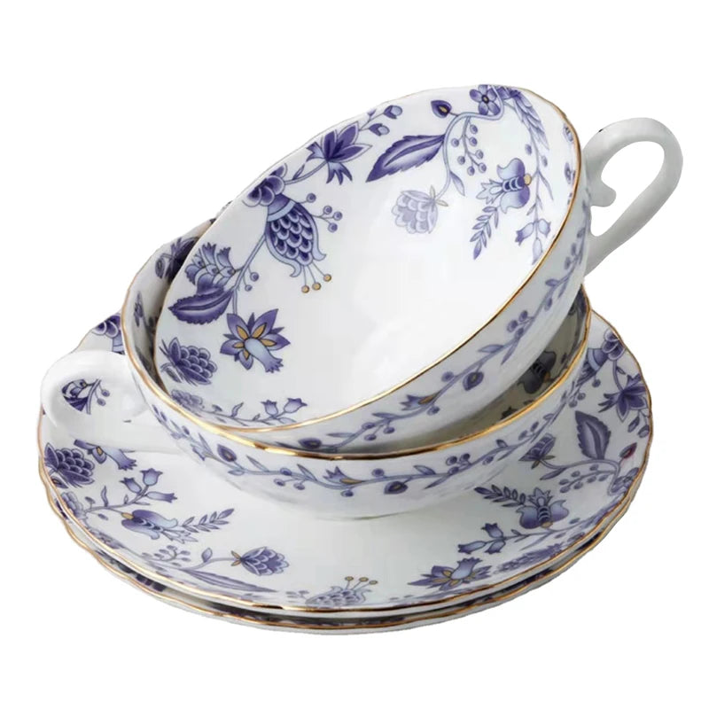 Set Tasse & Soucoupe Anglais Vintage – Élégance Intemporelle en Bone China